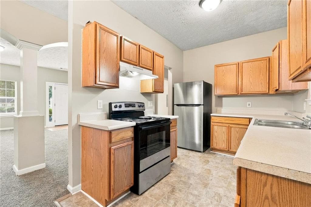 3 bedroom, 3 bathroom, 2,088 sq ft single family residence for rent at 4502 Swan Trace, Atlanta, GA 30349 for $1,915 a month — photo 3