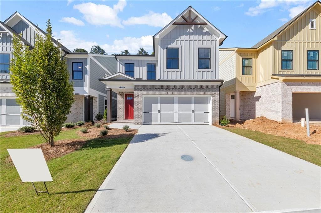 3 bedroom, 3 bathroom, 2,025 sq ft single family residence for sale at 1644 Crestcreek Court, Marietta, GA 30008