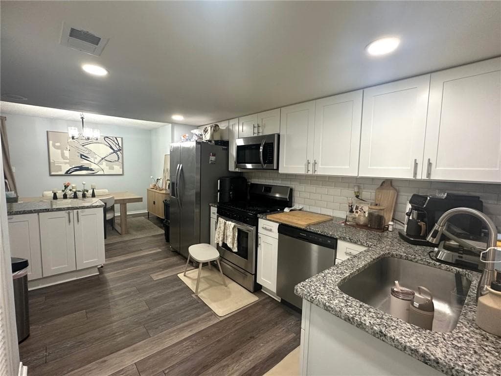 2 bedroom, 2 bathroom, 1,320 sq ft condominium for rent at 2060 Powers Ferry Trace, Marietta, GA 30067 for $1,850 a month — photo 3