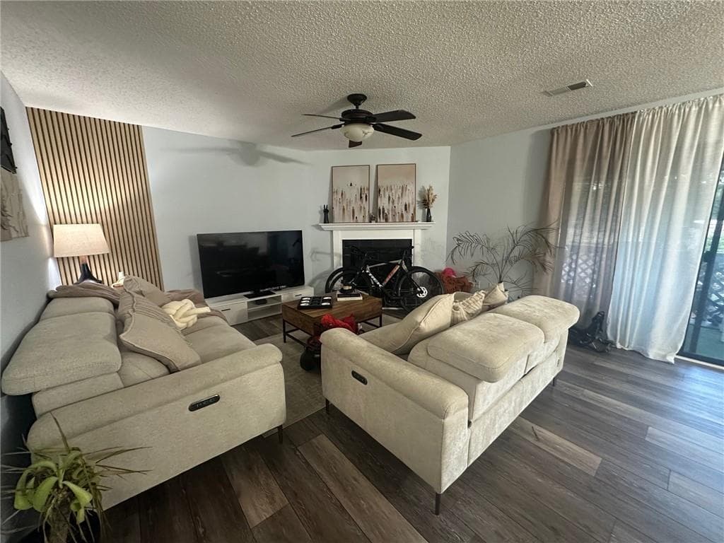 2 bedroom, 2 bathroom, 1,320 sq ft condominium for rent at 2060 Powers Ferry Trace, Marietta, GA 30067 for $1,850 a month — photo 7