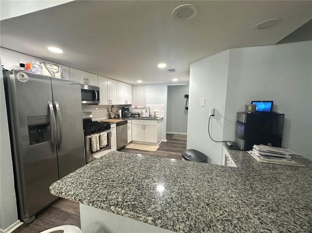 2 bedroom, 2 bathroom, 1,320 sq ft condominium for rent at 2060 Powers Ferry Trace, Marietta, GA 30067 for $1,850 a month — photo 8
