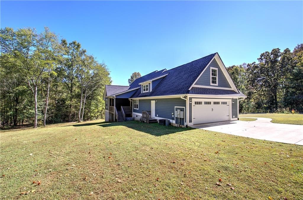 4 bedroom, 4 bathroom, 2,426 sq ft single family residence for sale at 400 Lake View Circle, Summerville, GA 30747 — photo 8