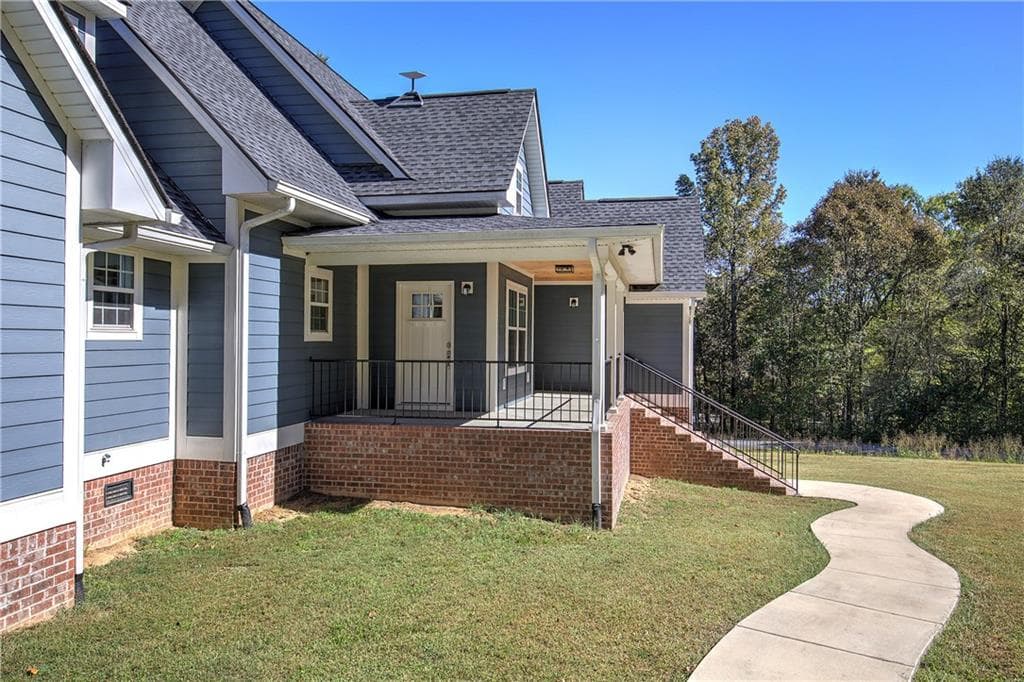 4 bedroom, 4 bathroom, 2,426 sq ft single family residence for sale at 400 Lake View Circle, Summerville, GA 30747 — photo 10