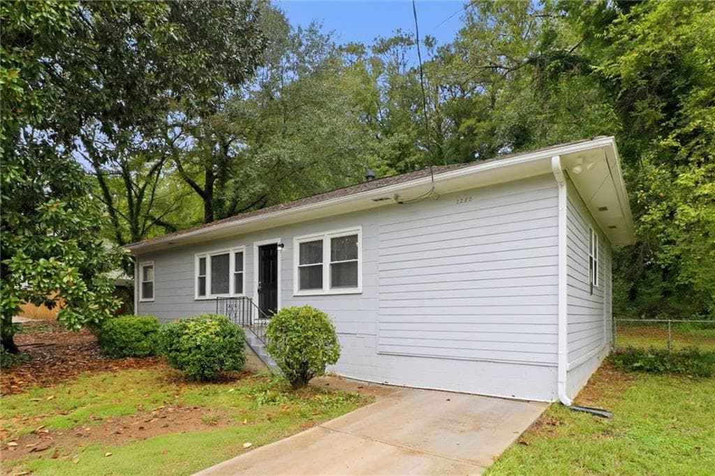 4 bedroom, 2 bathroom, 1,064 sq ft single family residence for rent at 2280 Camp Ground Road, Atlanta, GA 30331 for $2,100 a month — photo 2