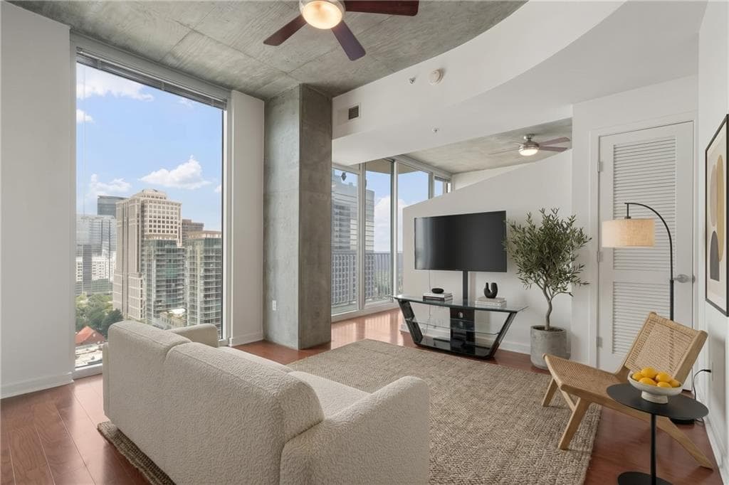 1 bedroom, 1 bathroom, 796 sq ft condominium for rent at 860 Peachtree Street 1910, Atlanta, GA 30308 for $2,000 a month — photo 1 of 14