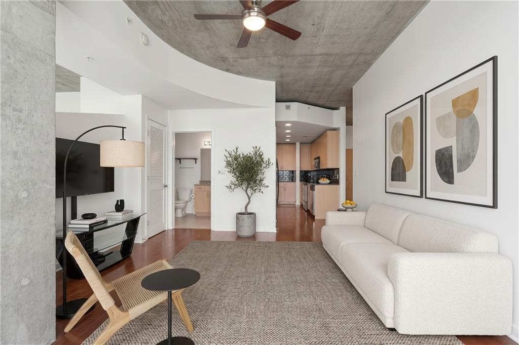 1 bedroom, 1 bathroom, 796 sq ft condominium for rent at 860 Peachtree Street 1910, Atlanta, GA 30308 for $2,000 a month — photo 2