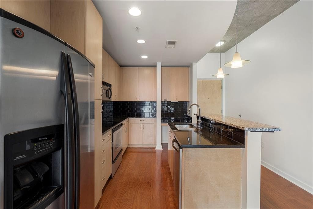 1 bedroom, 1 bathroom, 796 sq ft condominium for rent at 860 Peachtree Street 1910, Atlanta, GA 30308 for $2,000 a month — photo 7
