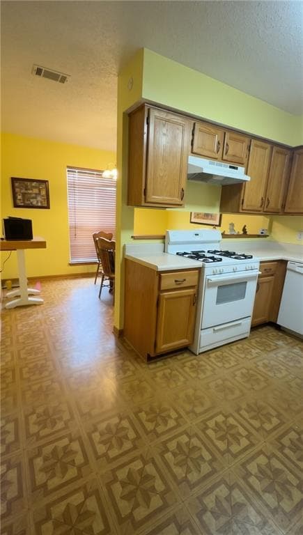 3 bedroom, 2 bathroom, 1,580 sq ft single family residence for sale at 2421 Inverloch Circle, Duluth, GA 30096 — photo 6