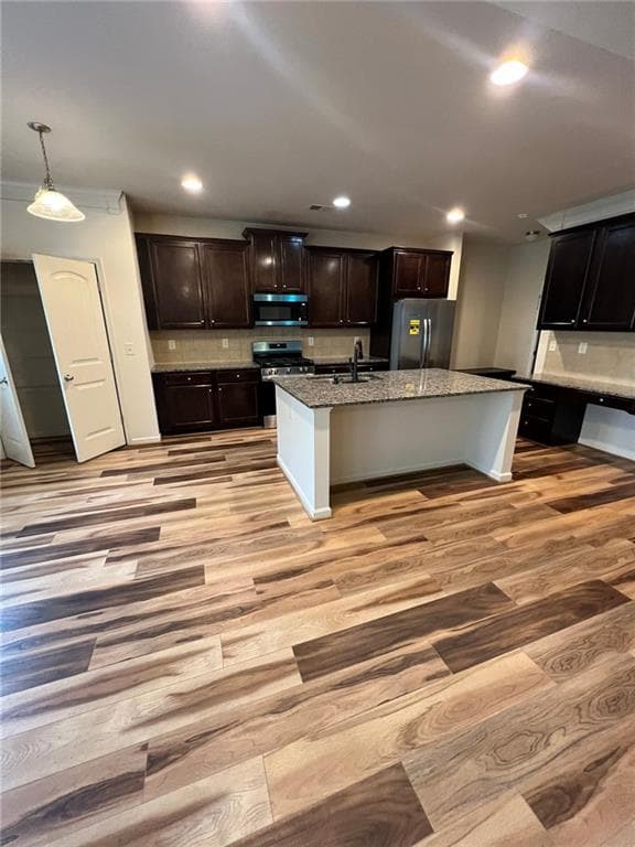 4 bedroom, 3 bathroom, 2,600 sq ft single family residence for rent at 455 Cabot Trace, Lawrenceville, GA 30045 for $2,650 a month — photo 3