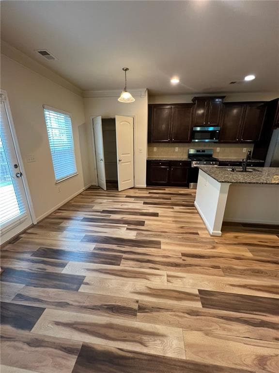 4 bedroom, 3 bathroom, 2,600 sq ft single family residence for rent at 455 Cabot Trace, Lawrenceville, GA 30045 for $2,650 a month — photo 8