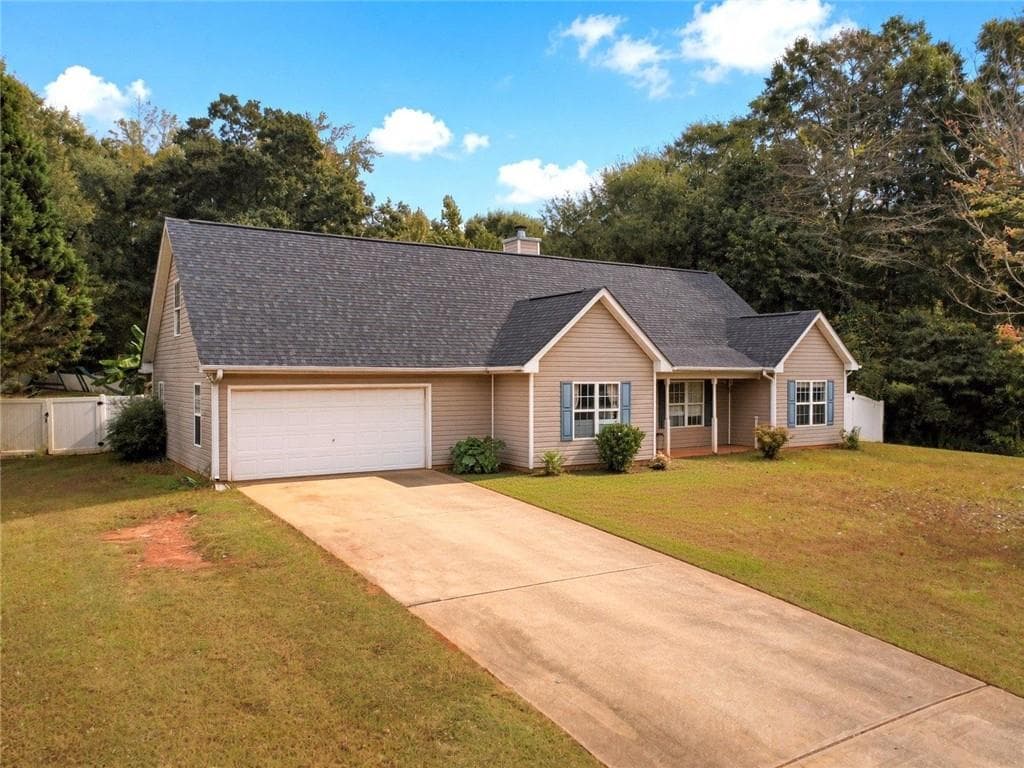 3 bedroom, 2 bathroom, 1,591 sq ft single family residence for sale at 513 WYLDEROSE LN., Locust Grove, GA 30248 — photo 3