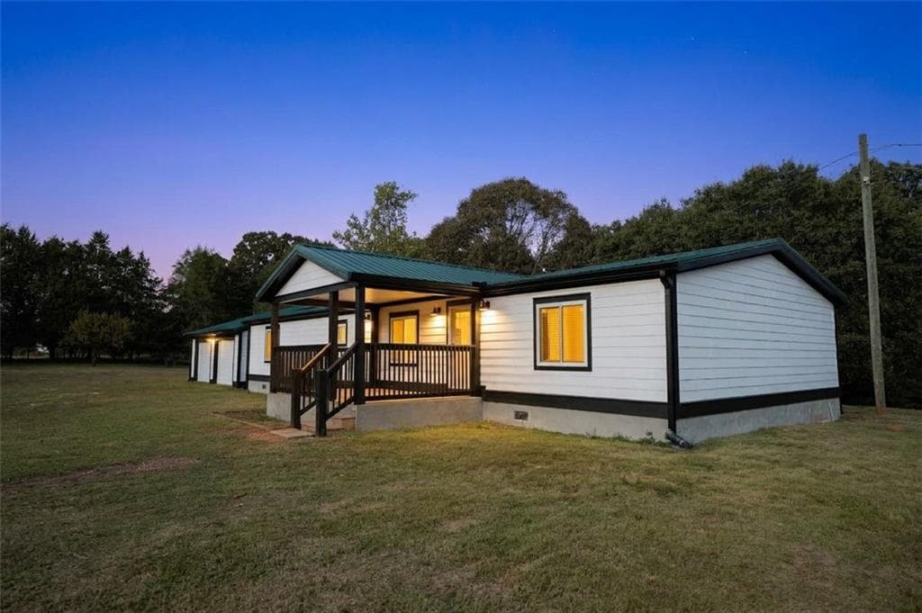 4 bedroom, 2 bathroom, 1,612 sq ft single family residence for sale at 2614 Hartwell Highway, Elberton, GA 30635 — photo 2