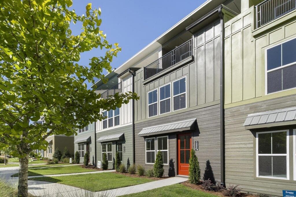3 bedroom, 3 bathroom, 1,429 sq ft townhouse for sale at 1354 Breezy Street 250, Atlanta, GA 30315 — photo 1 of 32