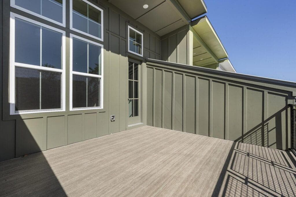 3 bedroom, 3 bathroom, 1,429 sq ft townhouse for sale at 1354 Breezy Street 250, Atlanta, GA 30315 — photo 3