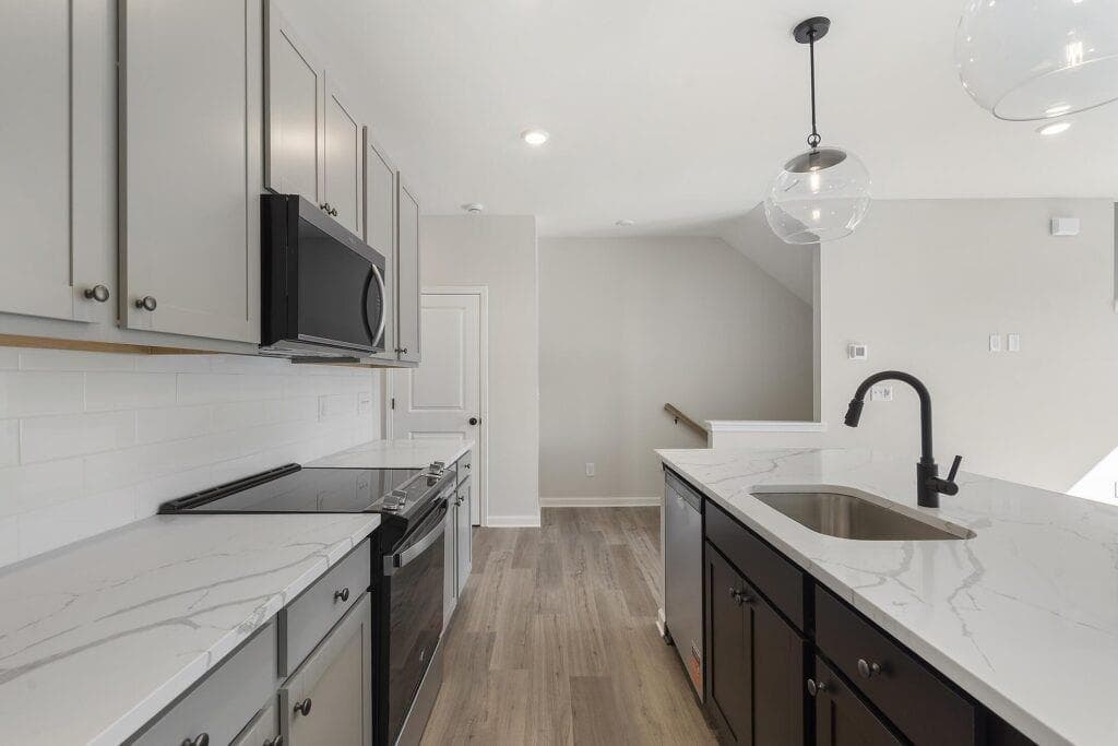 3 bedroom, 3 bathroom, 1,429 sq ft townhouse for sale at 1354 Breezy Street 250, Atlanta, GA 30315 — photo 9