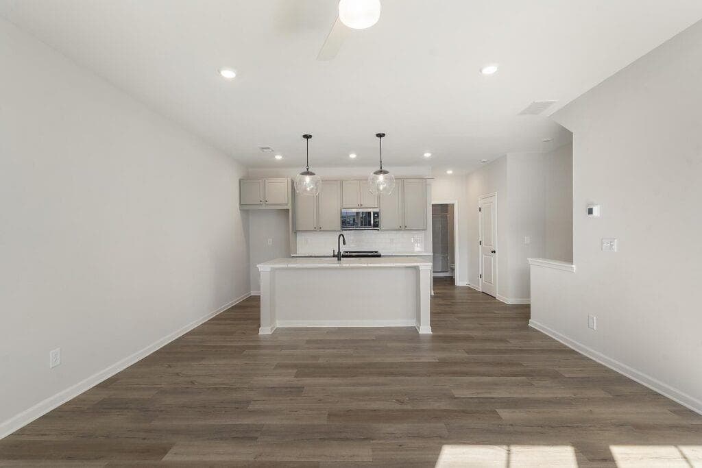 3 bedroom, 3 bathroom, 1,429 sq ft townhouse for sale at 1354 Breezy Street 250, Atlanta, GA 30315 — photo 7