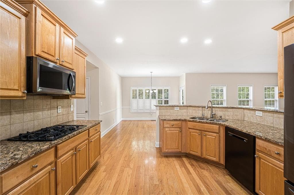 4 bedroom, 4 bathroom, 3,662 sq ft single family residence for sale at 4554 Austin Hills Drive, Suwanee, GA 30024 — photo 6