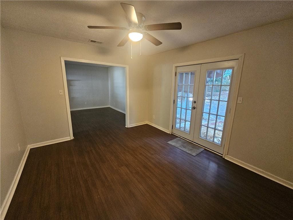 4 bedroom, 3 bathroom, 1,950 sq ft single family residence for rent at 6255 Beaver Creek Trail, Atlanta, GA 30349 for $2,550 a month — photo 6