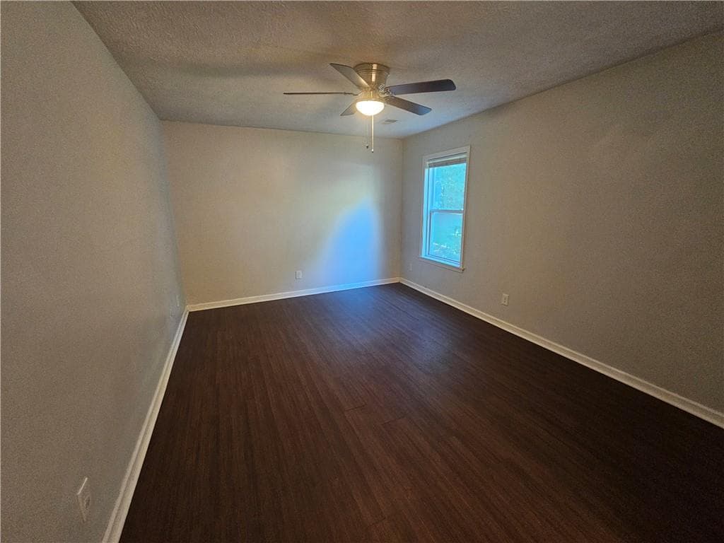 4 bedroom, 3 bathroom, 1,950 sq ft single family residence for rent at 6255 Beaver Creek Trail, Atlanta, GA 30349 for $2,550 a month — photo 7