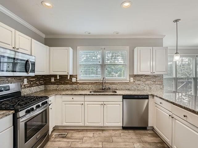 5 bedroom, 4 bathroom, 4,037 sq ft single family residence for rent at 2478 Saluda Drive, Acworth, GA 30101 for $3,500 a month — photo 7