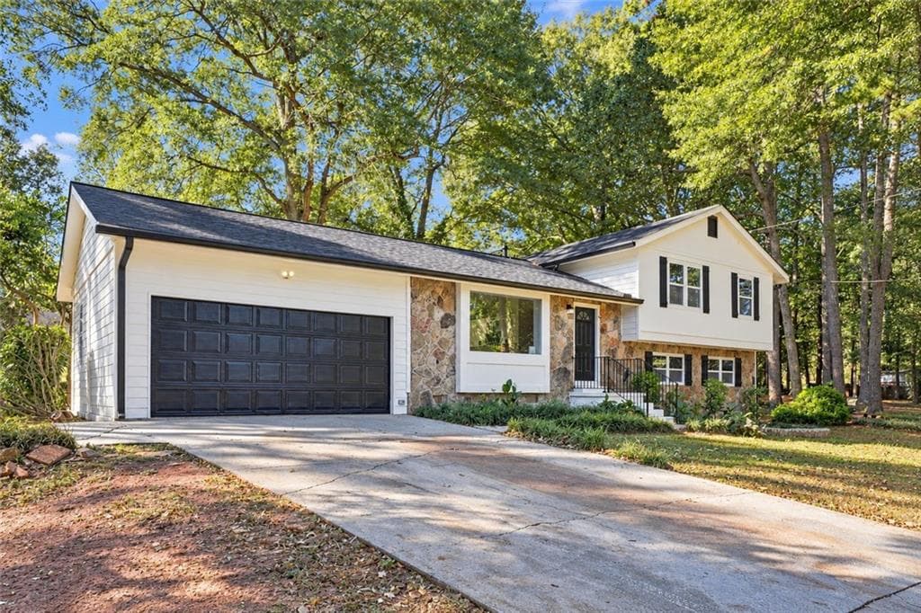 3 bedroom, 2 bathroom, 1,728 sq ft single family residence for sale at 103 Hemlock Way, Stockbridge, GA 30281 — photo 2
