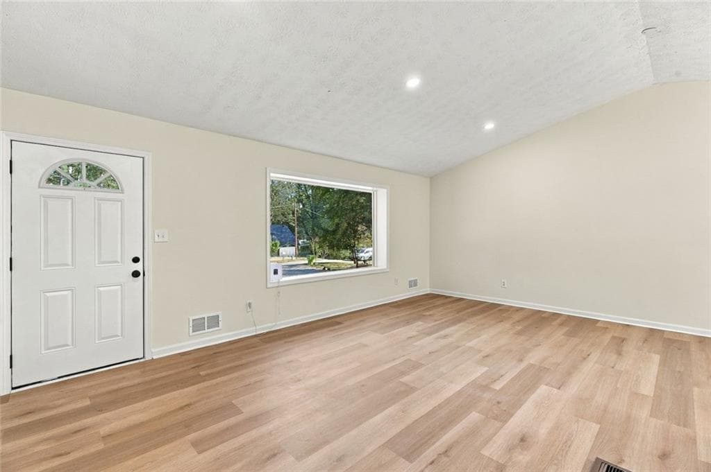 3 bedroom, 2 bathroom, 1,728 sq ft single family residence for sale at 103 Hemlock Way, Stockbridge, GA 30281 — photo 4