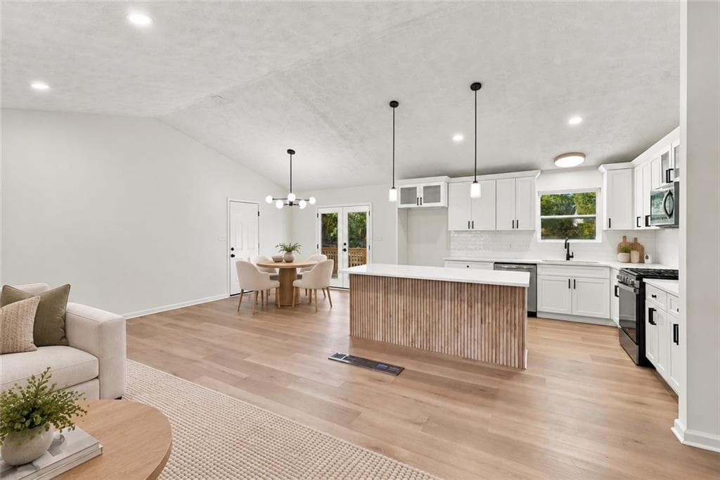 3 bedroom, 2 bathroom, 1,728 sq ft single family residence for sale at 103 Hemlock Way, Stockbridge, GA 30281 — photo 5
