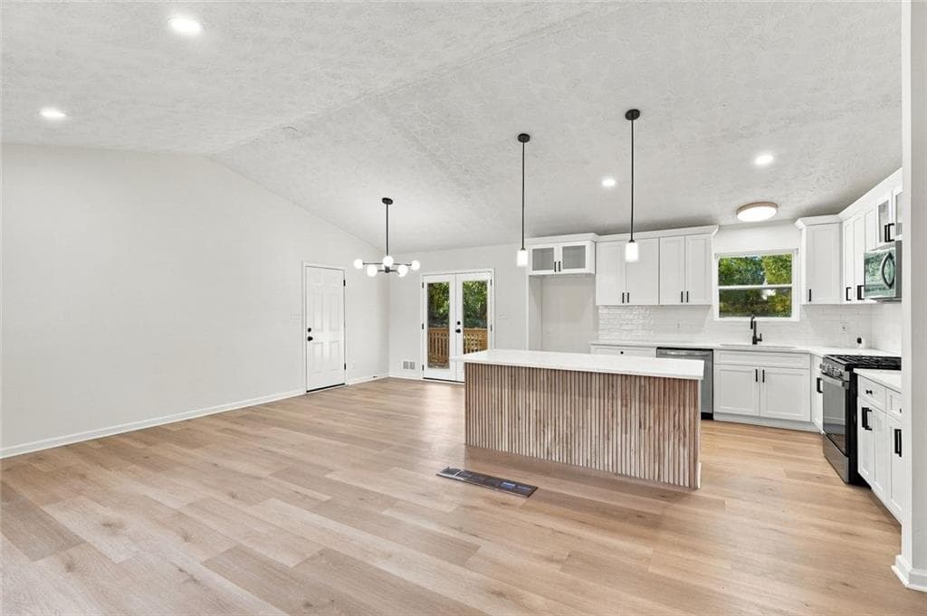 3 bedroom, 2 bathroom, 1,728 sq ft single family residence for sale at 103 Hemlock Way, Stockbridge, GA 30281 — photo 6