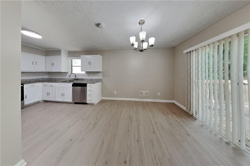 3 bedroom, 2 bathroom, 1,460 sq ft single family residence for rent at 346 Ridgedale Way, Lawrenceville, GA 30044 for $2,145 a month — photo 6