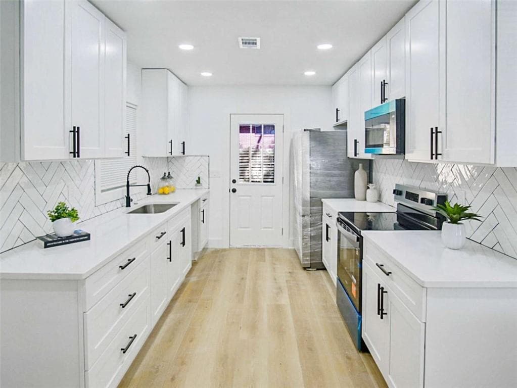 3 bedroom, 2 bathroom, 1,300 sq ft single family residence for sale at 2246 Bonnybrook Way, Atlanta, GA 30311 — photo 6