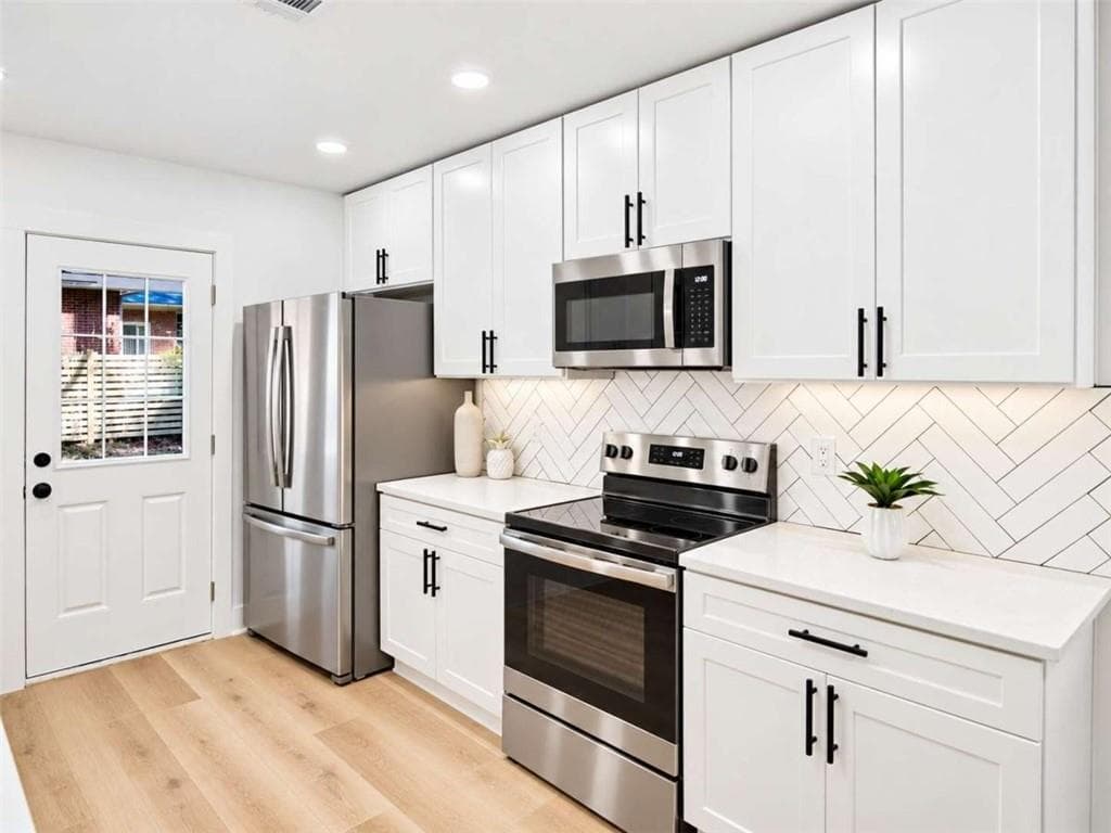3 bedroom, 2 bathroom, 1,300 sq ft single family residence for sale at 2246 Bonnybrook Way, Atlanta, GA 30311 — photo 7