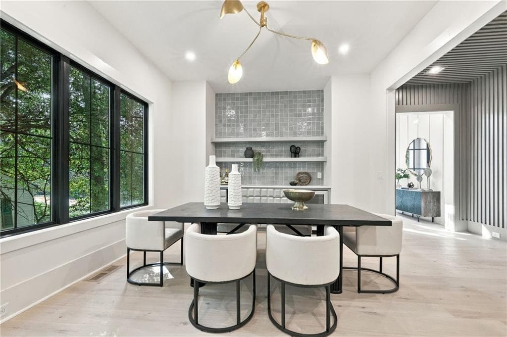 5 bedroom, 6 bathroom, 4,205 sq ft single family residence for sale at 1500 Bates Court, Brookhaven, GA 30319 — photo 6