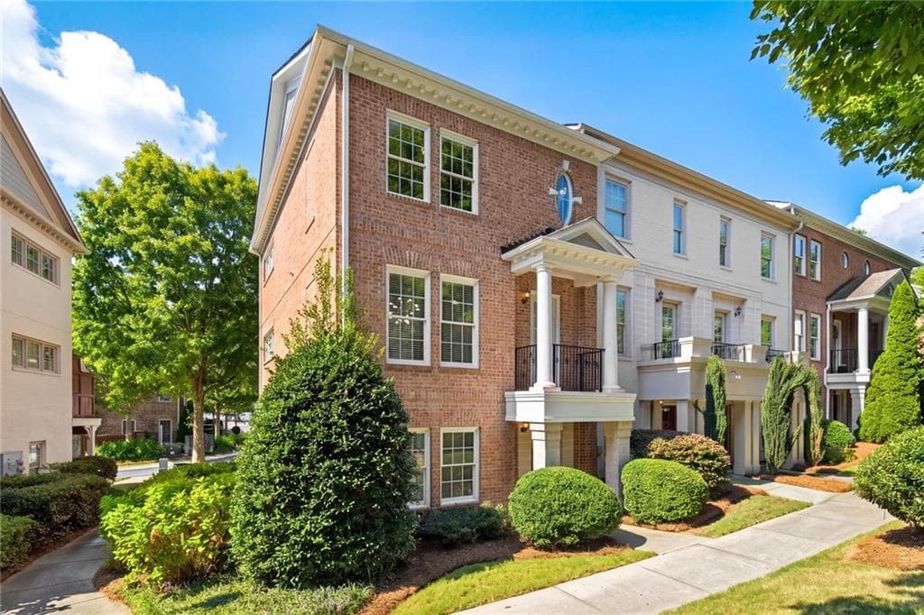 3 bedroom, 4 bathroom, 2,352 sq ft townhouse for sale at 1850 Preserve Way, Atlanta, GA 30341 — photo 1 of 45