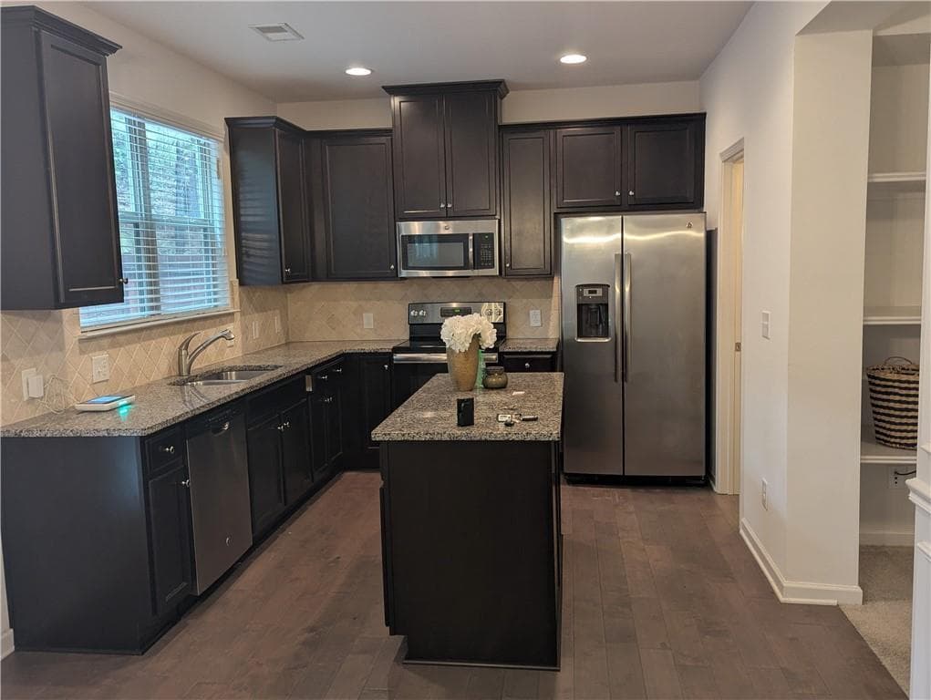 3 bedroom, 3 bathroom, 1,944 sq ft townhouse for rent at 5667 Radford Loop, Fairburn, GA 30213 for $2,400 a month — photo 3
