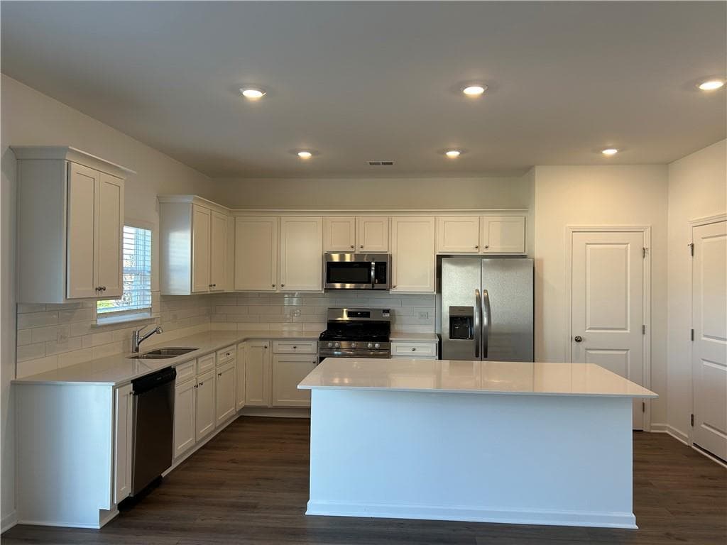 4 bedroom, 4 bathroom, 2,522 sq ft single family residence under contract at 3765 Aiyana Way, Bethlehem, GA 30620 — photo 3