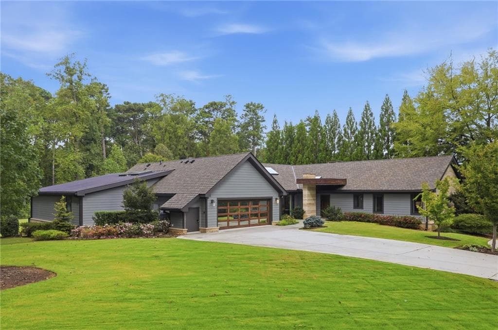 4 bedroom, 4 bathroom, 4,170 sq ft single family residence for sale at 3860 Peachtree Dunwoody Road, Atlanta, GA 30342