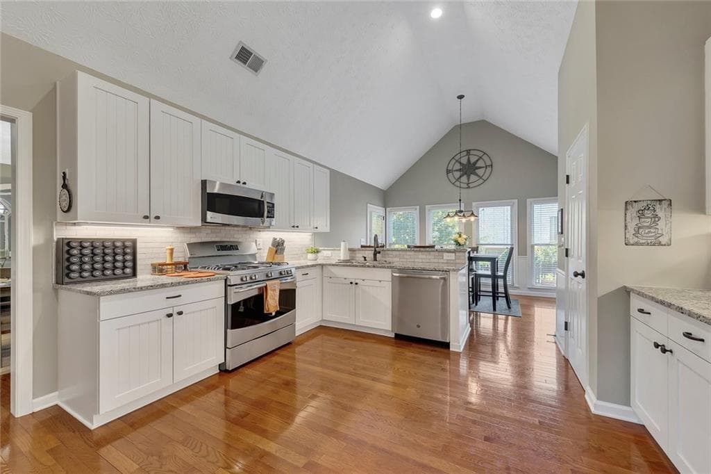 5 bedroom, 3 bathroom, 2,878 sq ft single family residence for sale at 253 Old Tassel Court, Woodstock, GA 30189 — photo 8