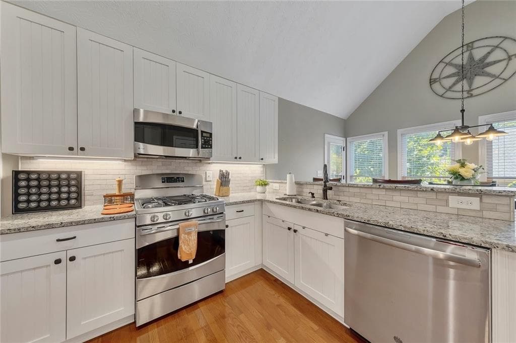 5 bedroom, 3 bathroom, 2,878 sq ft single family residence for sale at 253 Old Tassel Court, Woodstock, GA 30189 — photo 10