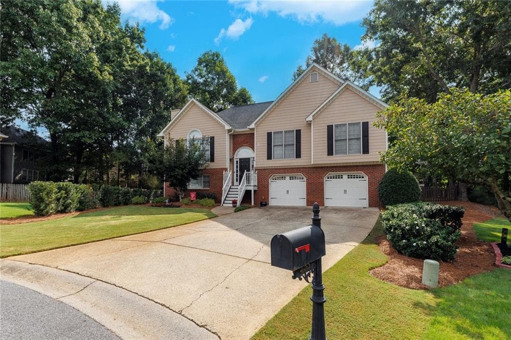 5 bedroom, 3 bathroom, 2,878 sq ft single family residence for sale at 253 Old Tassel Court, Woodstock, GA 30189 — photo 3