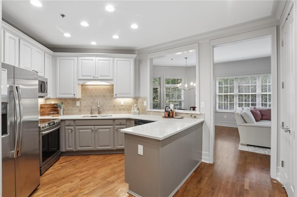 2 bedroom, 3 bathroom, 1,500 sq ft condominium for sale at 1717 N Decatur Road 221, Atlanta, GA 30307 — photo 6