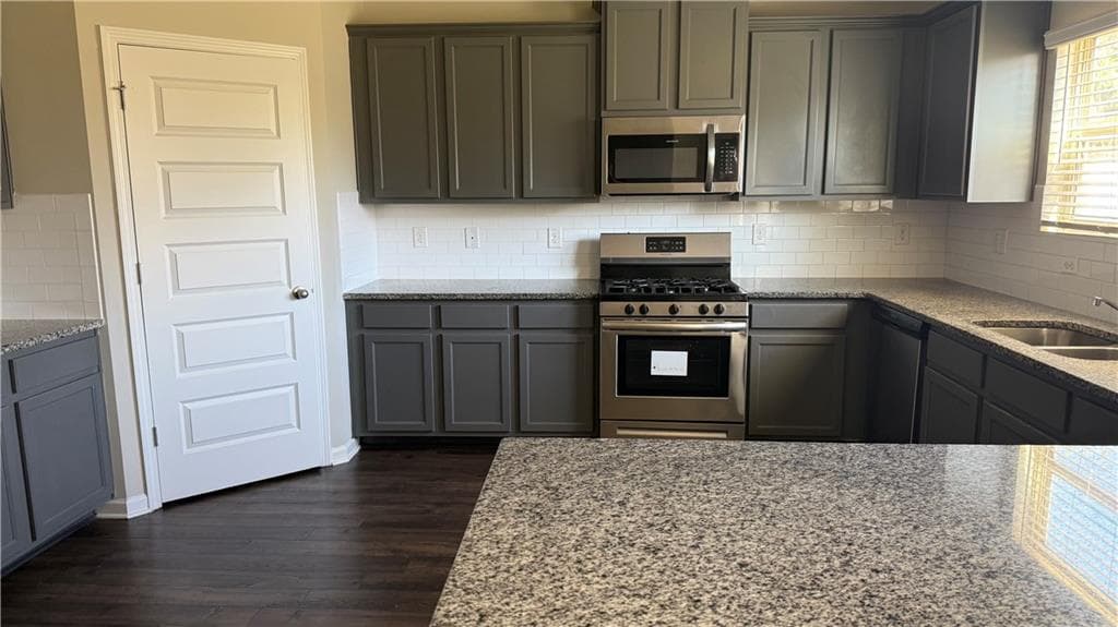 5 bedroom, 4 bathroom, 2,880 sq ft single family residence for rent at 505 Emporia Loop, Mcdonough, GA 30253 for $2,800 a month — photo 5