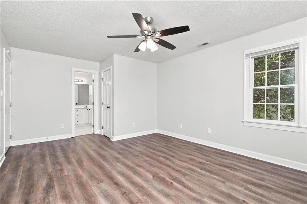 4 bedroom, 3 bathroom, 1,668 sq ft single family residence for rent at 160 Thomas Crossing Drive, Newnan, GA 30265 for $2,145 a month — photo 8