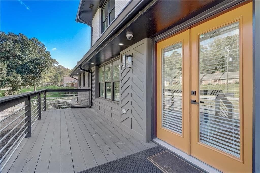 5 bedroom, 5 bathroom, 3,834 sq ft single family residence for rent at 3202 SW Kingsdale Drive, Atlanta, GA 30311 for $5,500 a month — photo 2