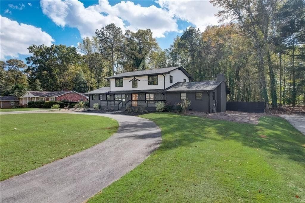 5 bedroom, 5 bathroom, 3,834 sq ft single family residence for rent at 3202 SW Kingsdale Drive, Atlanta, GA 30311 for $5,500 a month — photo 5