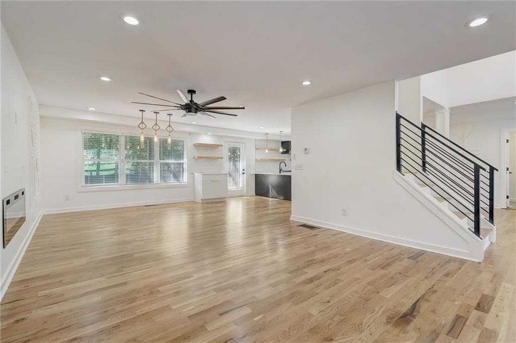5 bedroom, 5 bathroom, 3,834 sq ft single family residence for rent at 3202 SW Kingsdale Drive, Atlanta, GA 30311 for $5,500 a month — photo 9