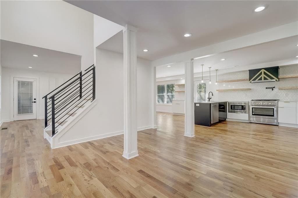 5 bedroom, 5 bathroom, 3,834 sq ft single family residence for rent at 3202 SW Kingsdale Drive, Atlanta, GA 30311 for $5,500 a month — photo 10