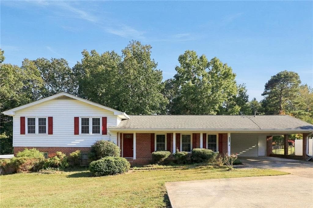 3 bedroom, 2 bathroom, 1,939 sq ft single family residence for rent at 5639 Stewart Mill Road, Douglasville, GA 30135 for $1,935 a month — photo 1 of 18