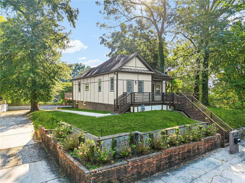 3 bedroom, 2 bathroom, 1,508 sq ft single family residence for rent at 865 Hall Street, Atlanta, GA 30318 for $2,200 a month — photo 2