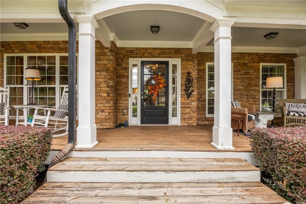 6 bedroom, 4 bathroom, 4,110 sq ft single family residence for sale at 258 Downing Street, Hoschton, GA 30548 — photo 6