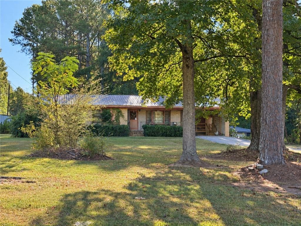 3 bedroom, 2 bathroom, 1,236 sq ft single family residence for sale at 1552 Lexington Highway, Elberton, GA 30635 — photo 3